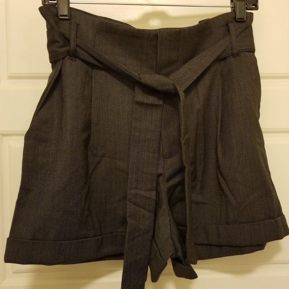 NEW Avon brand mark. Short Story Tweed shorts